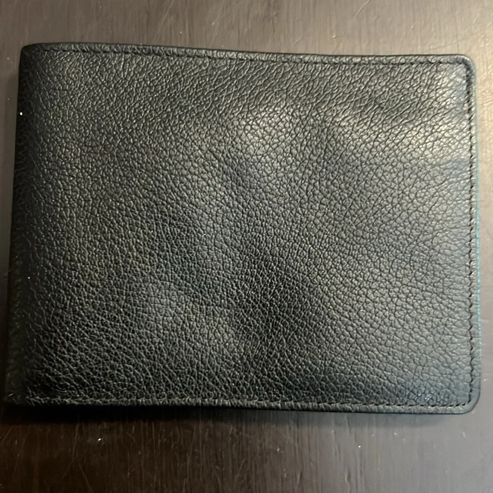 New Vintage Mundi Black Sleek thin Genuine Leather Wallet card holder.